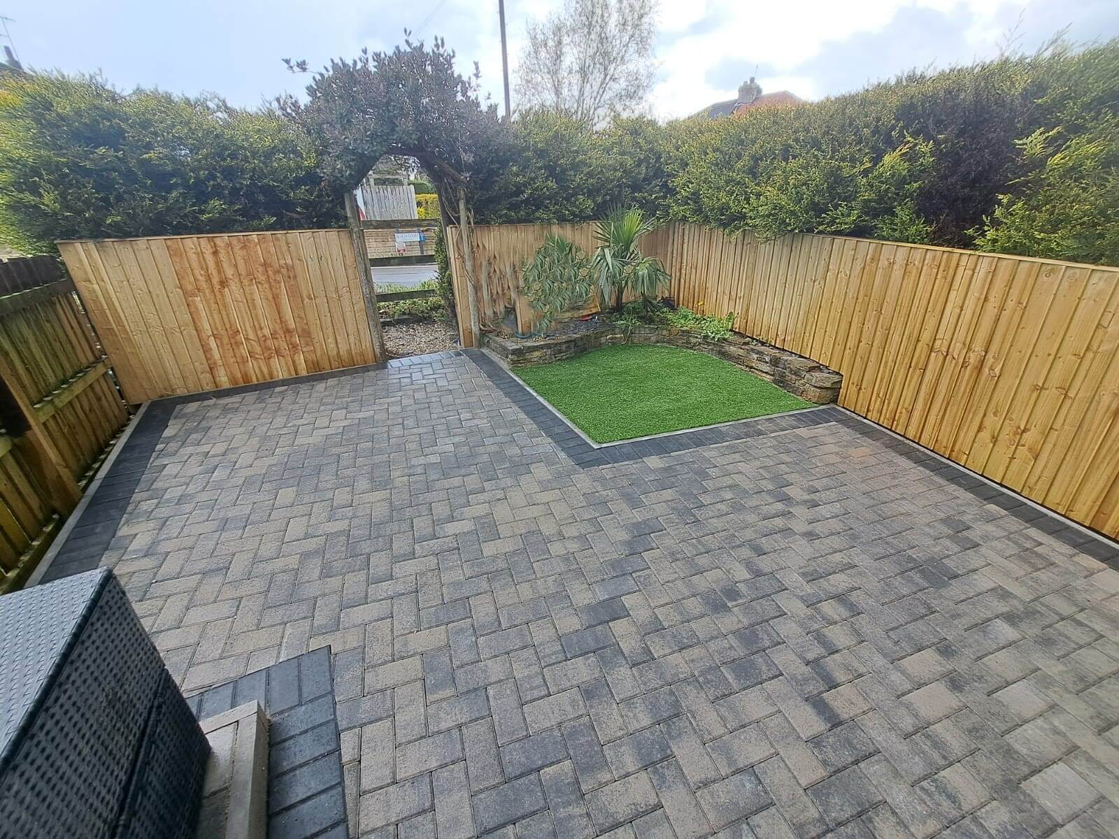 Block paved rear garden laid by Kettlewell Groundworks